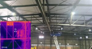 施工前：約50℃近い輻射熱が確認される（遮熱シートなし）